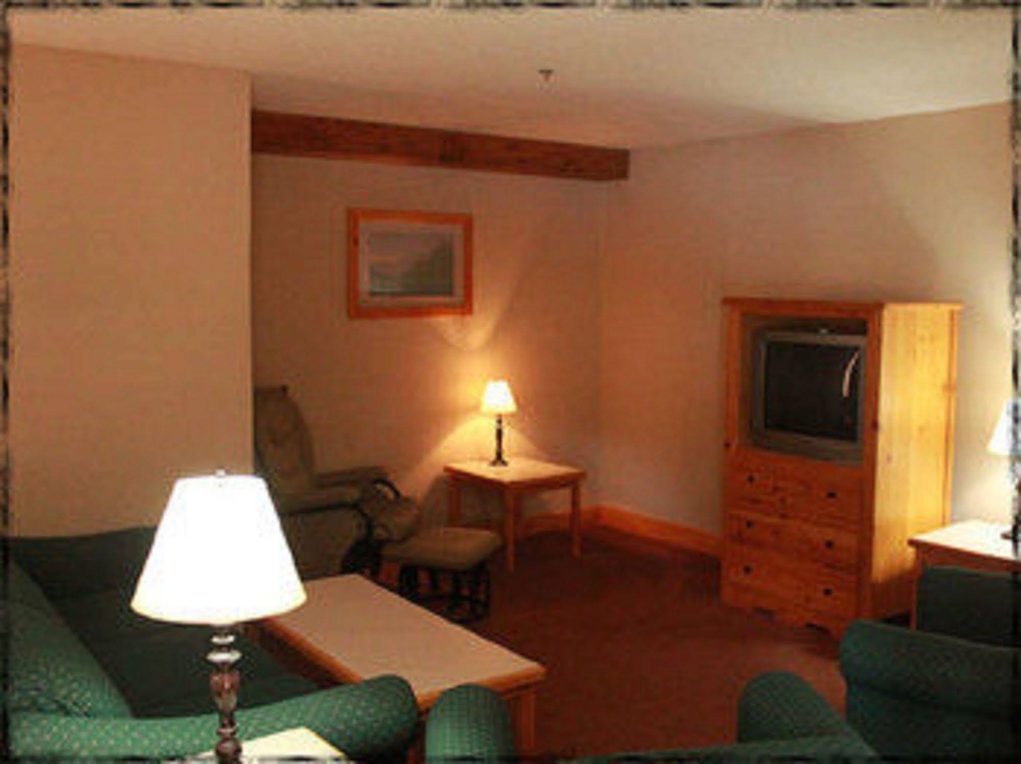 Lodge At Palmer Gulch Hill City Exterior photo