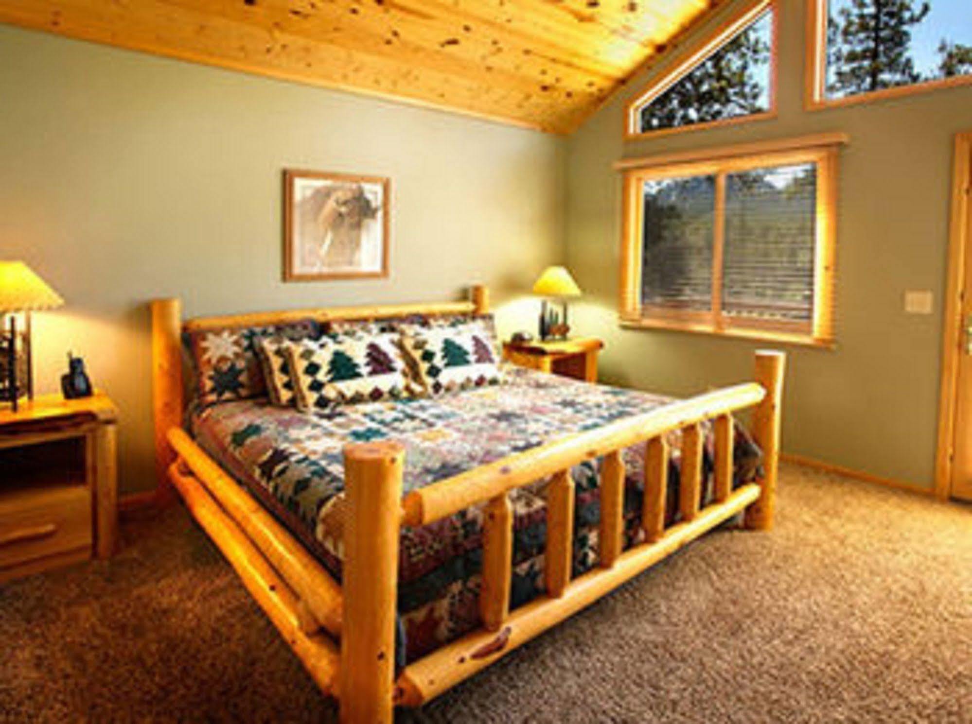 Lodge At Palmer Gulch Hill City Exterior photo