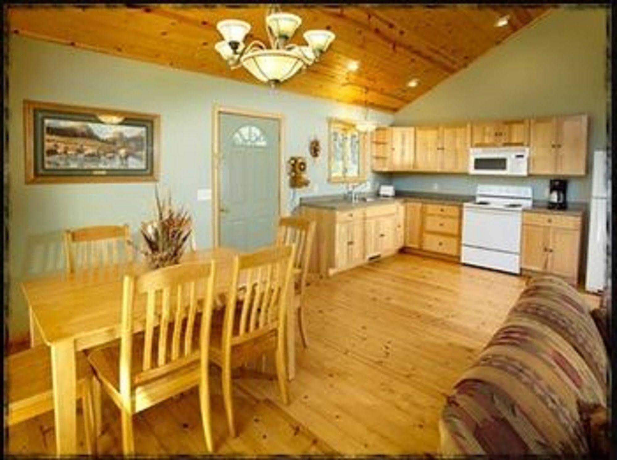 Lodge At Palmer Gulch Hill City Exterior photo