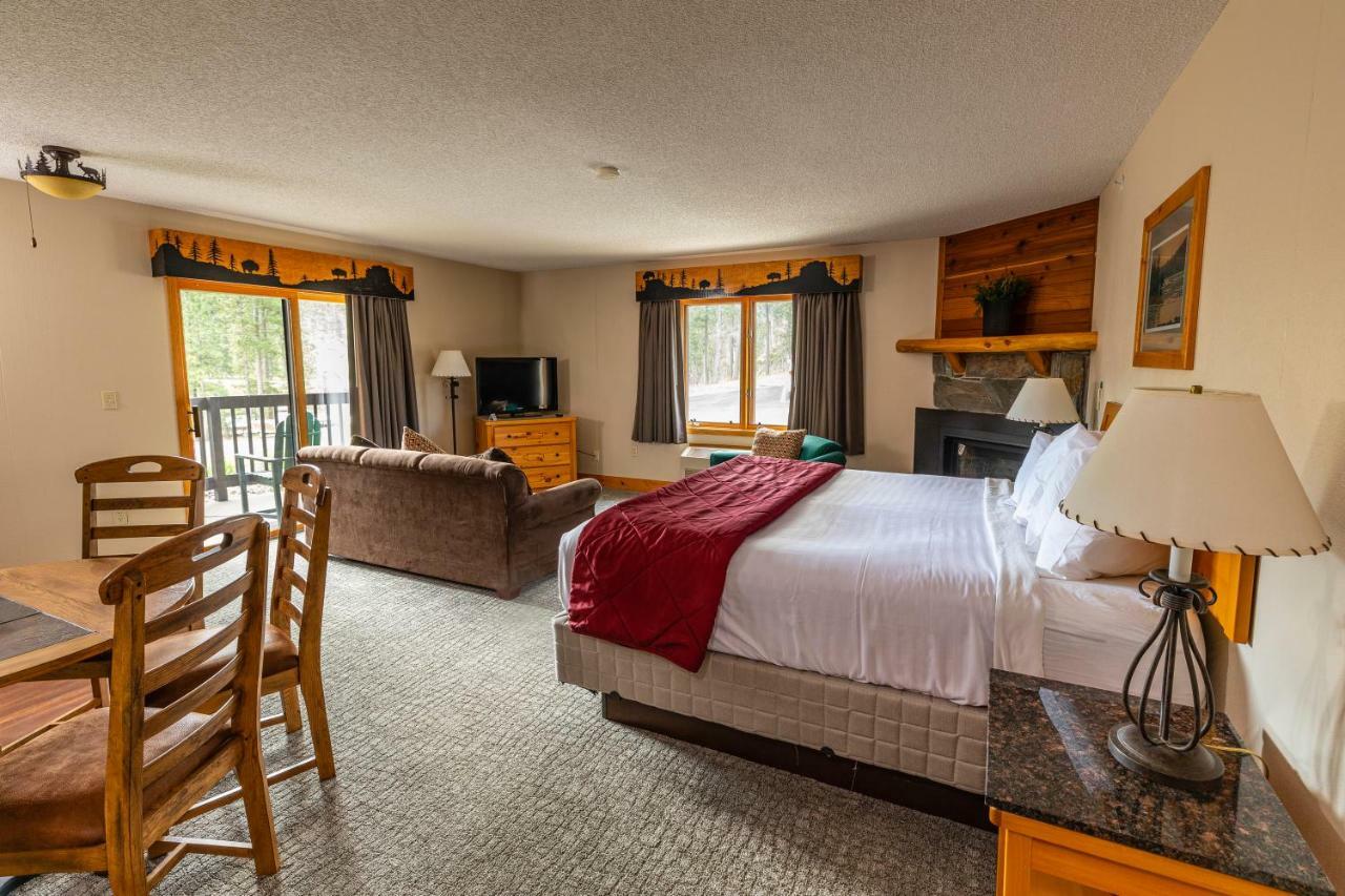 Lodge At Palmer Gulch Hill City Exterior photo