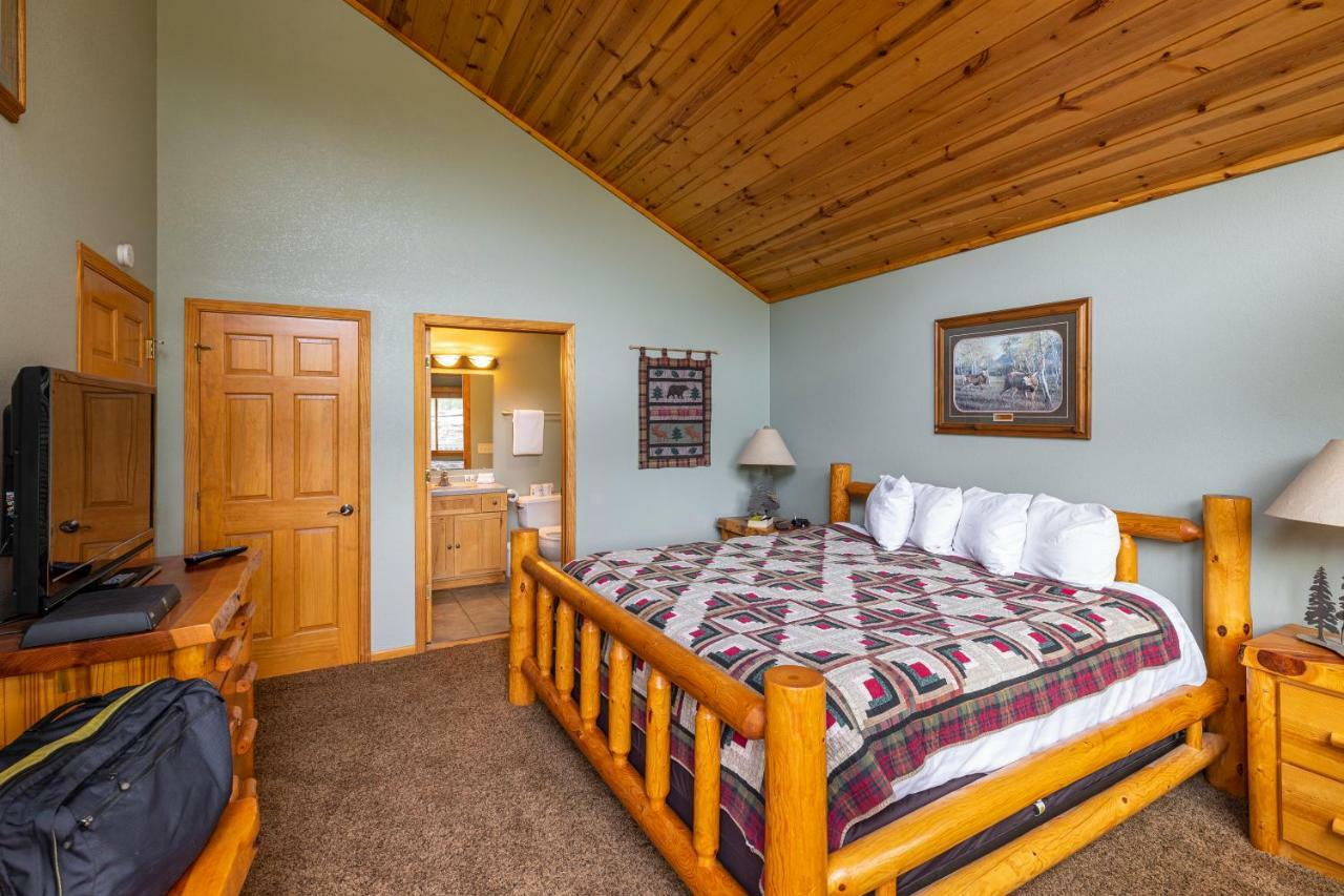 Lodge At Palmer Gulch Hill City Exterior photo