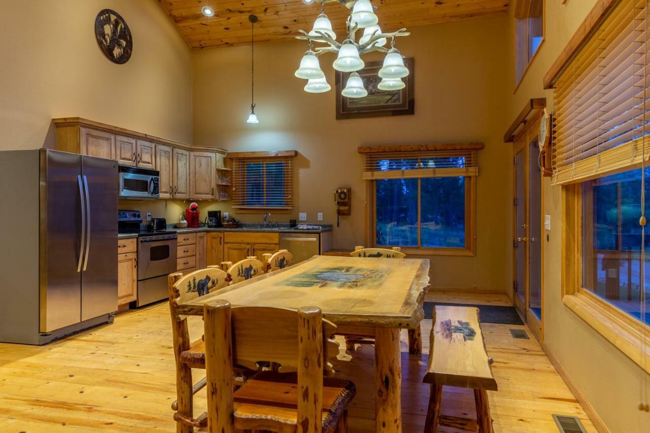 Lodge At Palmer Gulch Hill City Exterior photo