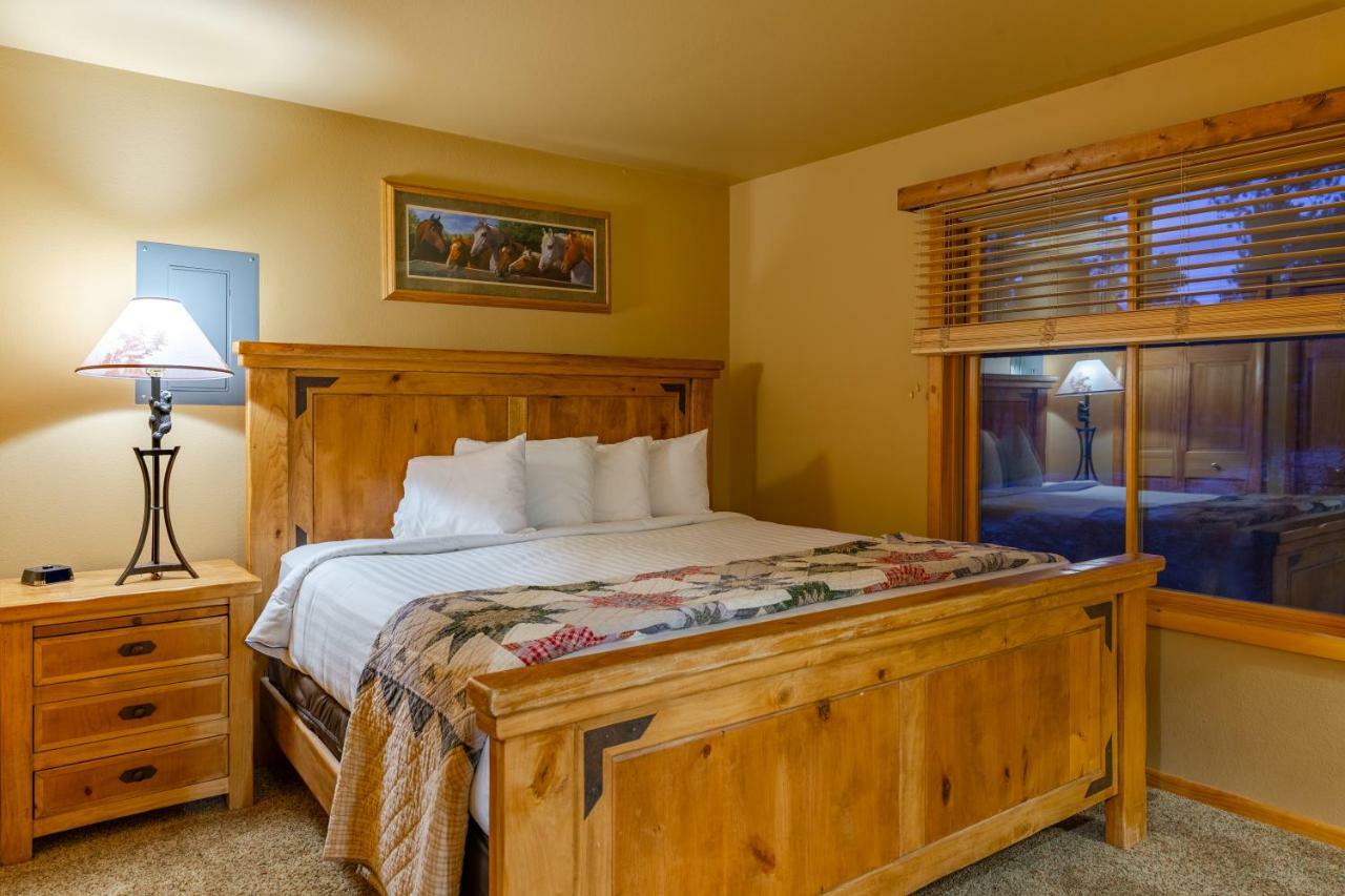 Lodge At Palmer Gulch Hill City Exterior photo